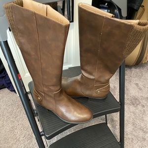 Knee boots